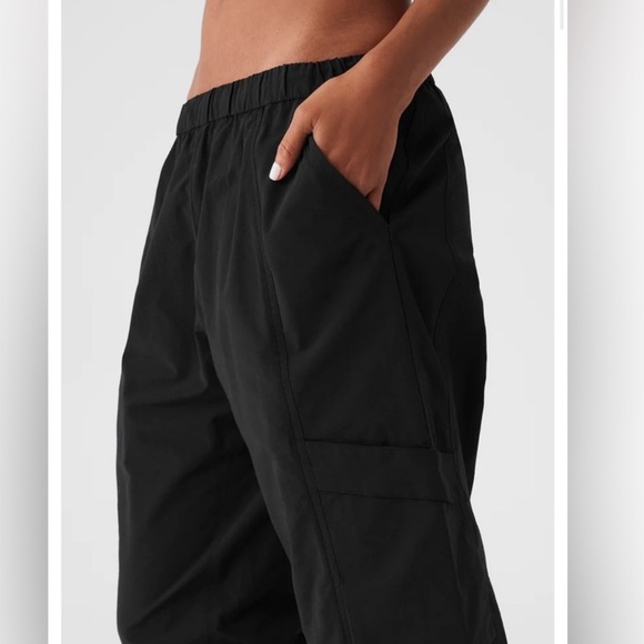 ALO Yoga Navy Straight Leg Pants - Picture 4 of 15